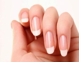 la manicura francesa