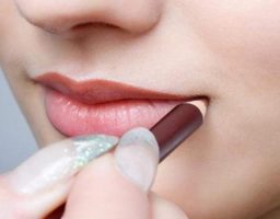Cómo maquillar la comisura de los labios
