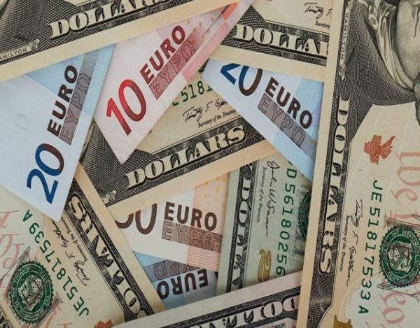 Cambio de dólares a euros: valor y cómo cambiarlo