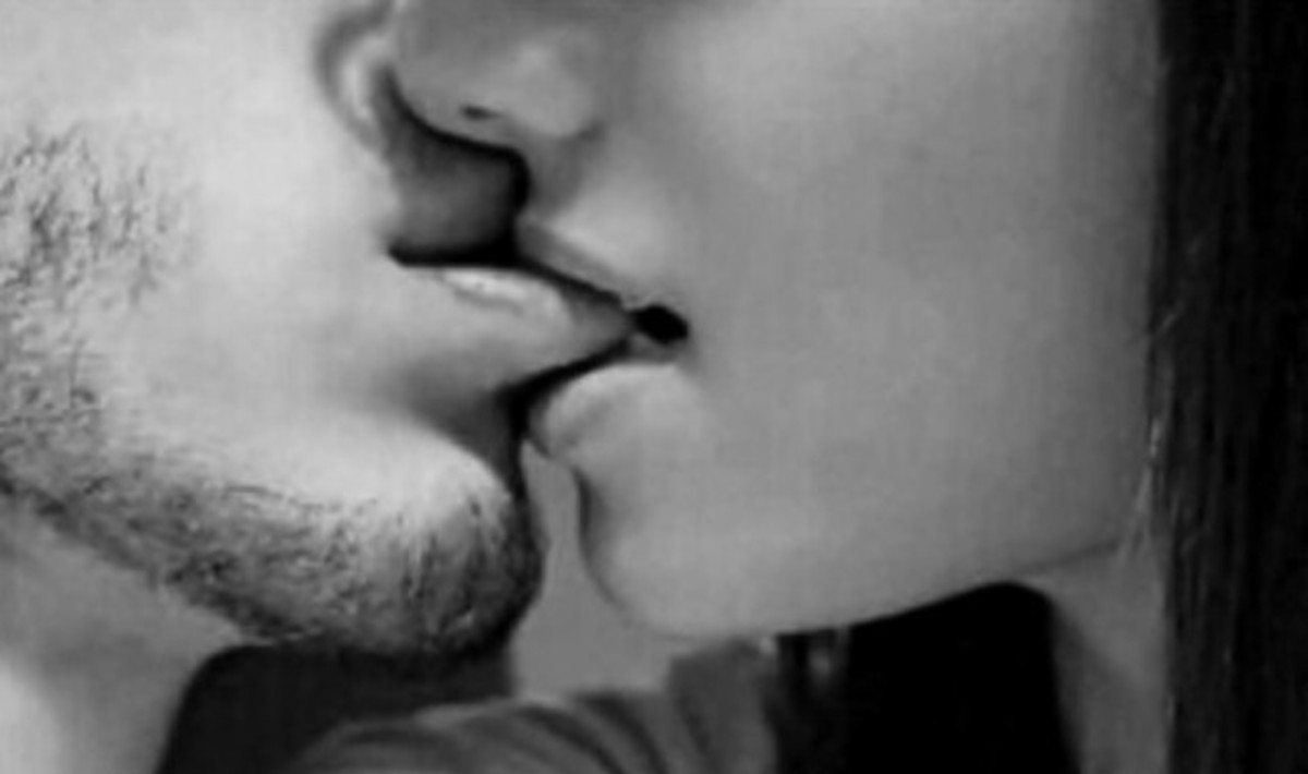 Страстный поцелуй с языком