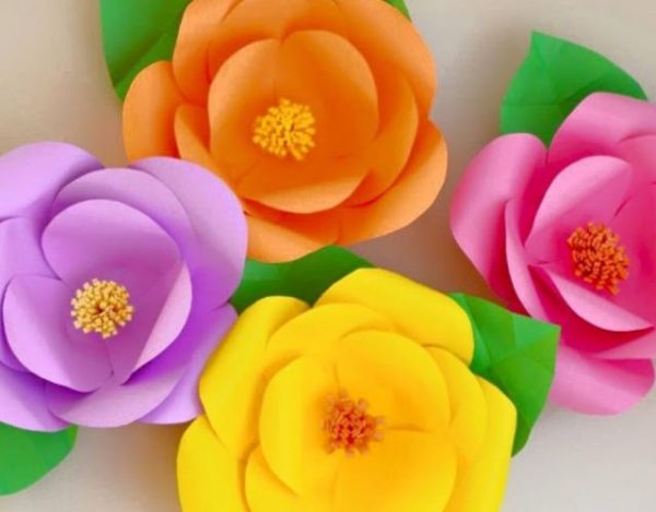 Cómo hacer flores de papel con cartulina