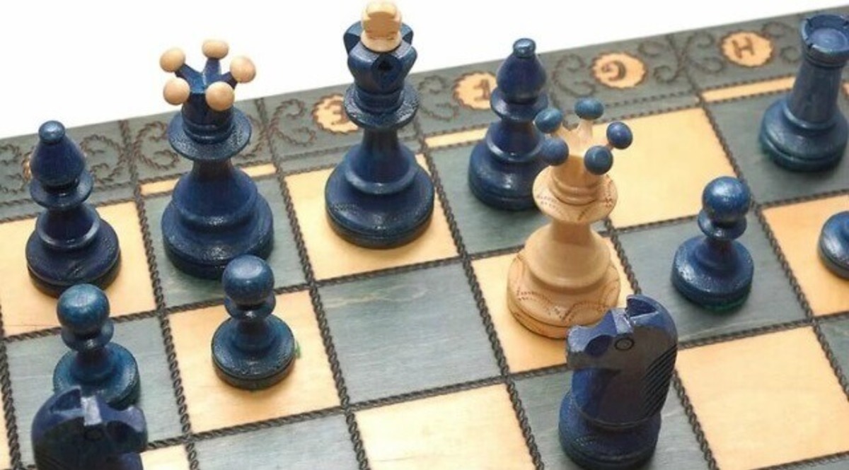 Xeque mate. Степ Чесс шахматы. Шах и мат. Symmetrical Mate Chess. Какие фигуры делает Шах и мат.